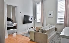 Frontdesk Updated West Town 2 Bedroom Apt With W&D